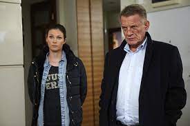 The show takes place in warsaw and is about detective malanowski and his partners at the detective agency he runs. Malanowski I Partnerzy 786 Serial Fabularno Dokumentalny