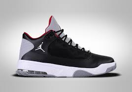 The aura skin is a fortnite cosmetic that can be used by your character in the game! Nike Air Jordan Max Aura 2 Gs Bred Price 82 50 Basketzone Net