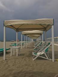 Periodo 1 aprile fino al 30 settembre incluso servizio spiaggia con gazebo. 10 Cose Da Fare Vicino A Danio Restaurant Lounge Bar