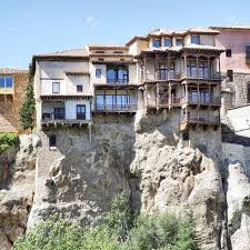 La antigua ciudad, declarada patrimonio de la humanidad, conserva un destacado patrimonio histórico y arquitectónico, y una riqueza monumental que podrás disfrutar por tu paso. Antigua Casas Colgadas Casas Colgadas En Cuenca Espana Fotos Retratos Imagenes Y Fotografia De Archivo Libres De Derecho Image 47269207