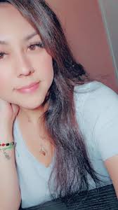 👑Queen Bee🐝💛🌻 (@queenbeeest.2021)