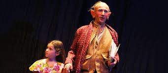 It takes a lot to do justice to roald dahl's magic. Le Bon Gros Geant Theatre Du Loup