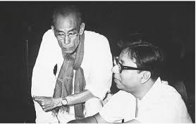 Accompanying them is randhir's wife and kareena's mother babita, who holds hands with rd burman as she looks. S D Burman The Man Who Gave Hindi Film Music Its Grammar