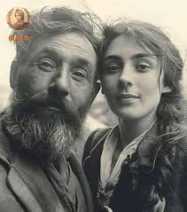 A Mulher Esquecida entre o Mármore” — França, 1864–1943 Camille Claudel  nasceu em 1864, em uma época que não perdoava mulheres ousadas demais,  inteligentes demais, talentosas demais. Desde cedo, moldava o barro