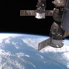 Download iss detector satellite tracker apk (latest version) for samsung, huawei, xiaomi, lg, htc, lenovo and all other android phones, tablets and devices. Iss Live Space Cam Apk Download Free App For Android Safe