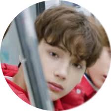 Hueningkai was born on 2002 in hawaii. Huening Kai Kpoppies