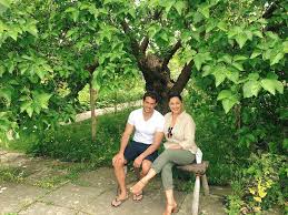 September is such a busy time for me on the farm. Kelly Brook On Twitter Just Chilling Under The Mulberry Tree At Great Dixter House And Garden Today