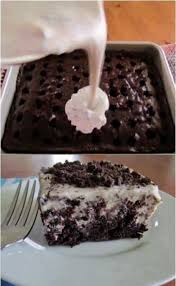 Calda De Chocolate Sem Creme De Leite Bolo De Chocolate Com Cobertura De Creme De Pudim Receitas Receita De Bolo De Chocolate Sobremesas
