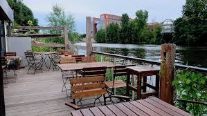 Fine Dining An Der Spree Im Restaurant Katerschmaus In Berlin Friedrichshain Restaurant Berlin Gartenmobel Sets Restaurant