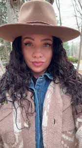 Paige Wilde's Instagram, Twitter & Facebook