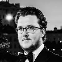 800+ profilů „Greško“