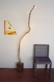Holz Stehlampe Zweig Gemacht Gluhbirnen Bastelidee Lampen Selber Machen Stehlampe Holz Holzlampe