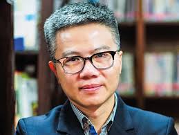 Father of the theory of 'multiple intelligences' shares creative education  with Vietnamese parents.