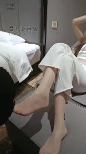 Video: FEMDOM恋足社区.最新套路直播回放视频-33 - ThisVid.com