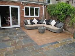 Garten Gepflasterte Flache Greenfellas Geliefert Und Eingerichtet In London Garten Pflaster Ideen Terrasse Pflastern Terassenideen Terassenentwurf