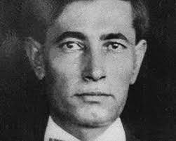 Rose Vartanian's Instagram, Twitter & Facebook