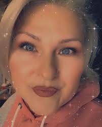 Michelle Wannamaker's Instagram, Twitter & Facebook