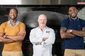 The miami heat's dwyane wade and udonis haslem have traded basketball for pizza and beer at their new restaurant, 800 degrees woodfired kitchen, which is now open in aventura. Dwyane Wade And Udonis Haslem To Open 800 Woodfired Kitchen In Aventura
