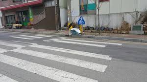 국내 인도 연석이 유달리 높은느낌이 드네요 - 클리앙