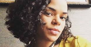 Elizabeth Chasteen's Instagram, Twitter & Facebook