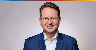 Business identifier codes (bic codes) for thousands of banks and financial institutions in more than 210 countries. Twint On Twitter Twint Erhalt Einen Neuen Ceo Markus Kilb Bisher Leiter Der Unicredit Family Financing Bank In Deutschland Lost Thierry Kneissler Im Vierten Quartal 2018 Ab Dieser Wird Den Fuhrungswechsel Aktiv