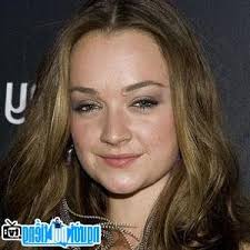 TV actress Anna Mae Routledge profile: Age/ Email/ Phone and Zodiac sign