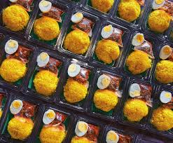 Biarkan sambal kering sedikit (seperti serunding gitu). The Makhonn Pulut Kuning Sambal Tumis Ikan Bilis Facebook