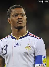 Partez pour l'afrique du sud avec air france et prenez un billet d'avion pour découvrir un pays aux paysages dont la stupéfiante beauté vous coupera le souffle. Patrice Evra Capitaine De L Equipe De France Durant La Coupe Du Monde En Afrique Du Sud Purepeople