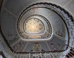 Add the transitional objects made during the world war i era. The Main Differences Between Art Deco And Art Nouveau