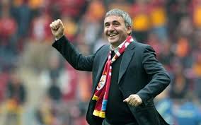 Futbol ligi'nde galatasaray ile gençlerbirliği arasında yapılan. Hagi Benim Oynadigim Donemde Galatasaray Fantastik Bir Takimdi Boldmedya