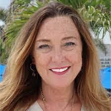 Heidi Bon's Instagram, Twitter & Facebook