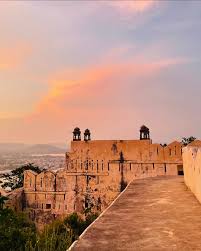 You haven't truly lived until you've witnessed an Udaipur sunset 😍 It's the best excuse to stop scrolling and enjoy something real for once!💫 Views from 📍Karni Mata Temple, Udaipur #karnimata #udaipur #