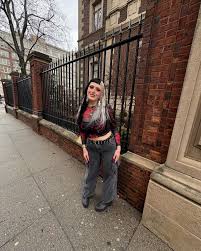 Tb to this fit that ate in Philly a few weeks ago taken before going to see  an incredible collection of medical anomalies, skulls, skin specimens and  more, only the baddies get