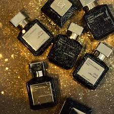 Oud velvet mood został wydany w 2013 roku. Oud Velvet Mood Fragrances To Share Maison Francis Kurkdjian Beauty Perfume Fragrance Perfume Photography