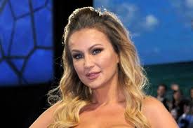 Cannagate, Eva Henger: «Monte mi ha querelato solo per le dichiarazioni  fatte a Domenica Live. Ho intenzione di denunciarlo»