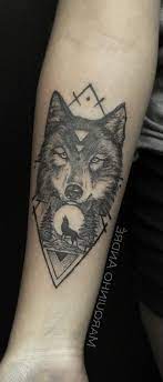 25 Small Wolf Tattoo Ideas For Females To Try Right Now Do It Before Me Small Wolf Tattoo Wolf Tattoo Wolf Tattoos