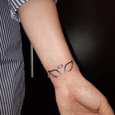 101 Tiny Chic Wrist Tattoos That Are Better Than A Bracelet Cool Wrist Tattoos Wrist Tattoos For Women Tiny Wrist Tattoos