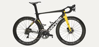Sarah de bie blikt vooruit op de sportzomer van haar man en het leven van een koersweduwe. Cervelo Toont Nieuwe Fietsen Team Jumbo Visma Wielerflits
