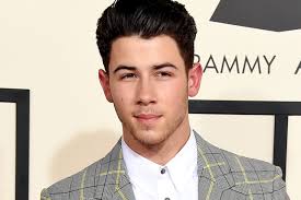 Nick Jonas: relatie, vermogen, lengte, tattoo, afkomst 2025