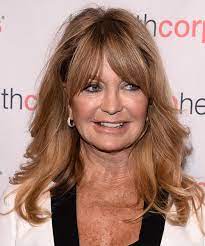 Check spelling or type a new query. Goldie Hawn S Long Hairstyles For Older Women