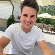 Kayla Shewchuk and Hunter Glover's Wedding Website