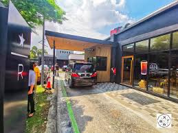 Like kfc and mcdonalds, you can drive thru to purchase your drinks without having to get out of the car. Starbucks Opens The First Ever Reserve Drive Thru In Setia Alam