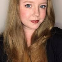 Julie Bueno's Instagram, Twitter & Facebook