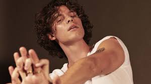 Veja As Personalidades Que Se Declararam LGBTQIA+ Em 2024