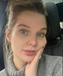 Helen Flanagan goes completely bare-faced as she does the school pick-up