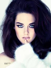 The actress is known for her experimental approach and here bazaar charts the many. I Need To Learn How To Do This Makeup Doesn T Even Look Like Kristen Stewart Hair Beauty Hair Styles Hair Makeup
