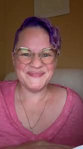 A little poetry reading for Trans Day of Visibility. 🥰  #transdayofvisibility #transdayofvisibilityandaction #transjoy  #communitycare #nonbinarypoet