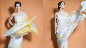 Khan is an actress, known for старгёрл (2020), калейдоскоп ужасов (2019) and i think you should leave with tim robinson (2019). Ace The Saree Game Like The Hacked Actor Hina Khan Premium Zee5