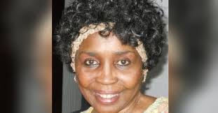 Edna Moore's Instagram, Twitter & Facebook