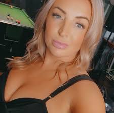 I don't know what song Celine Dion is trying to sing but this is the exact  sound I make when I bite into a piece of pizza that's too hot… Drop a